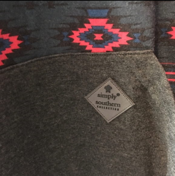 🆕 Simply Southern | Aztec Hoodie Sweatshirt Charcoal Grey & Coral Size Small - Picture 5 of 10